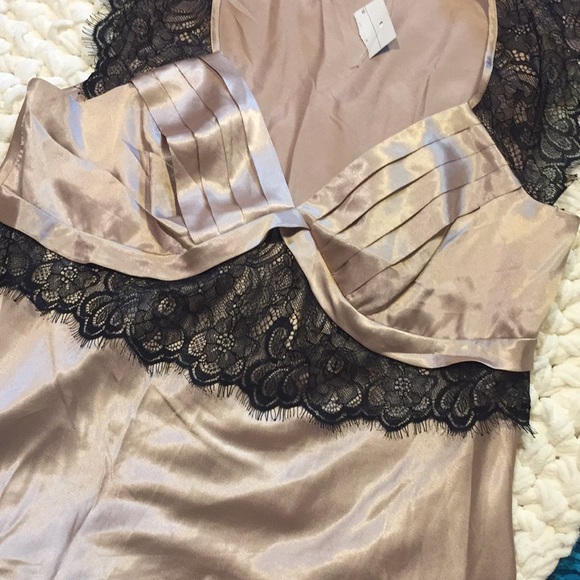 NWT Bisou Bisou silky lace top - Picture 3 of 6